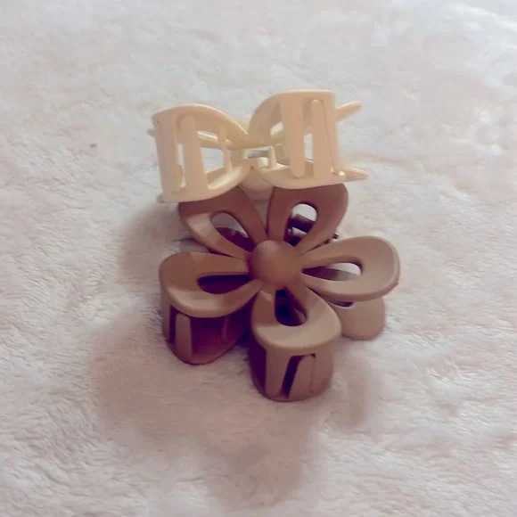 🤎🤍PAIR OF LARGE HAIR CLIPS 🤎🤍 - Picture 5 of 5